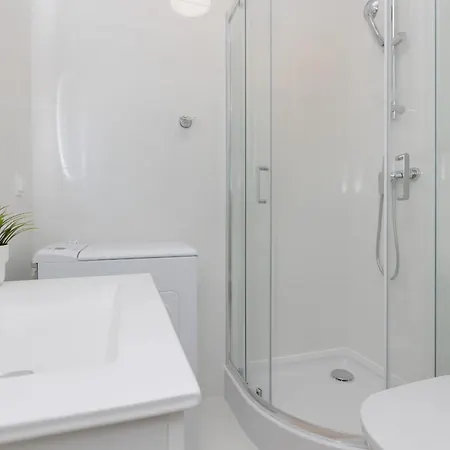 Raclawicka Cozy By Renters Warsaw
